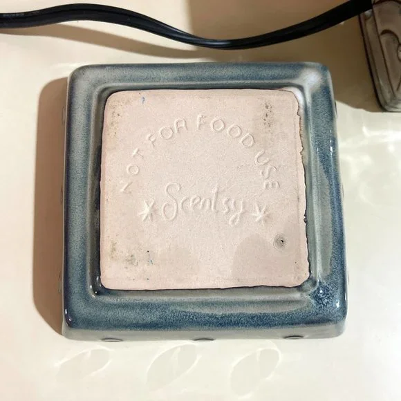 Scentsy Wax Melt Warmer Lenox Square Candle Fragrance Retired - Picture 10 of 11